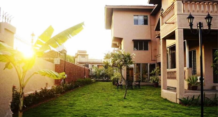 Hangout Villas, Lonavala 5